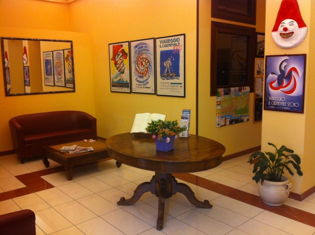 Hotel Bella Riviera Lungomare Viareggio Esterno foto