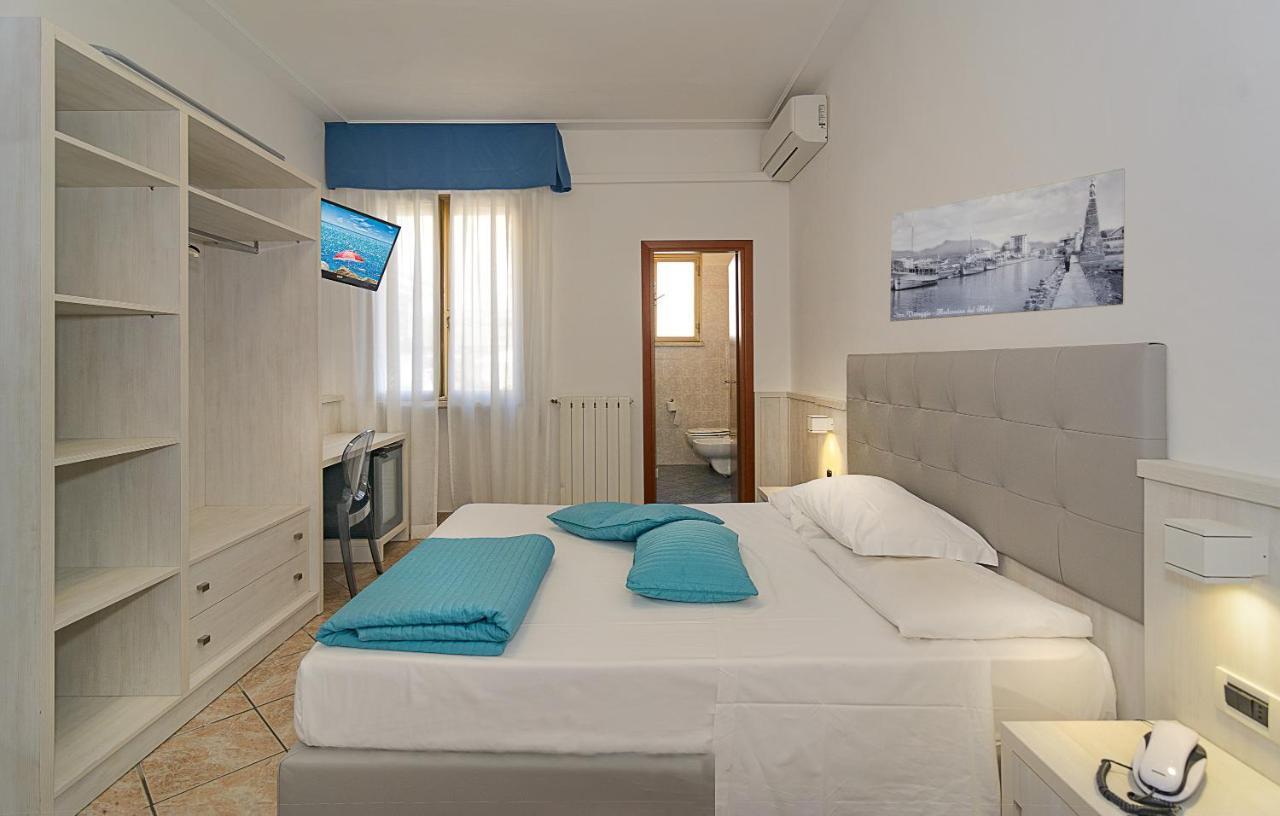 Hotel Bella Riviera Lungomare Viareggio Esterno foto