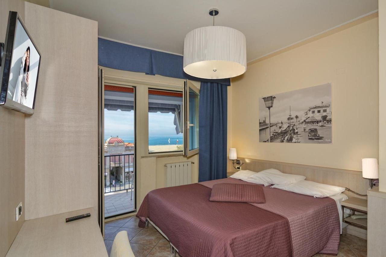 Hotel Bella Riviera Lungomare Viareggio Esterno foto