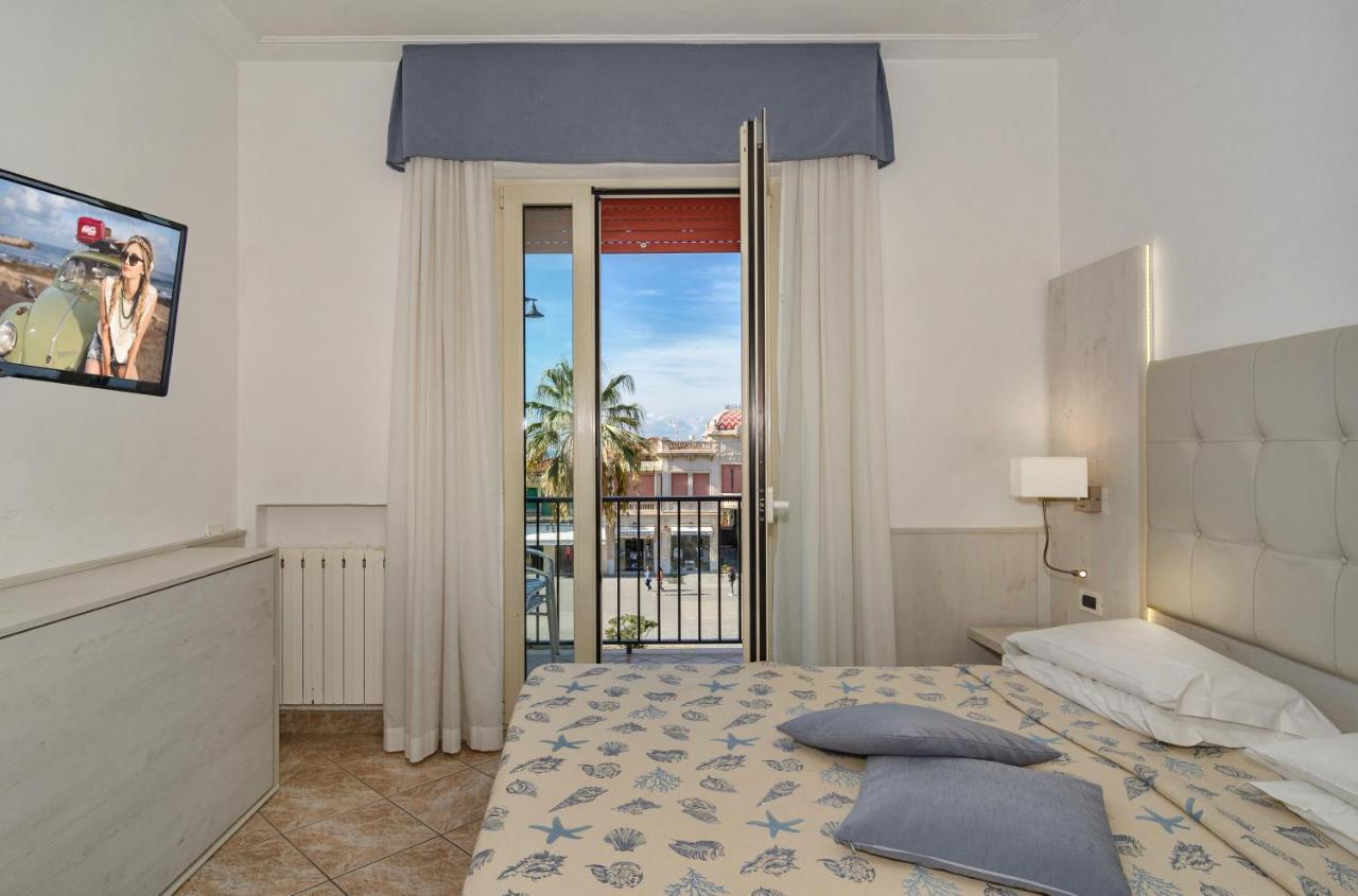 Hotel Bella Riviera Lungomare Viareggio Esterno foto