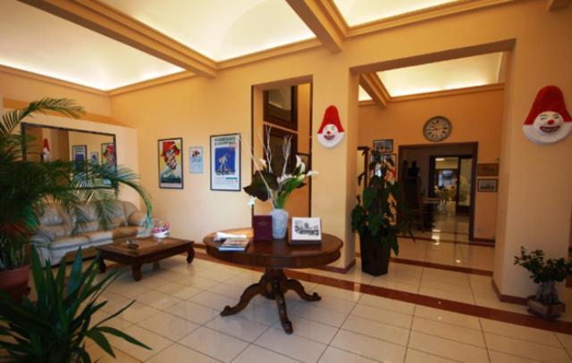 Hotel Bella Riviera Lungomare Viareggio Esterno foto