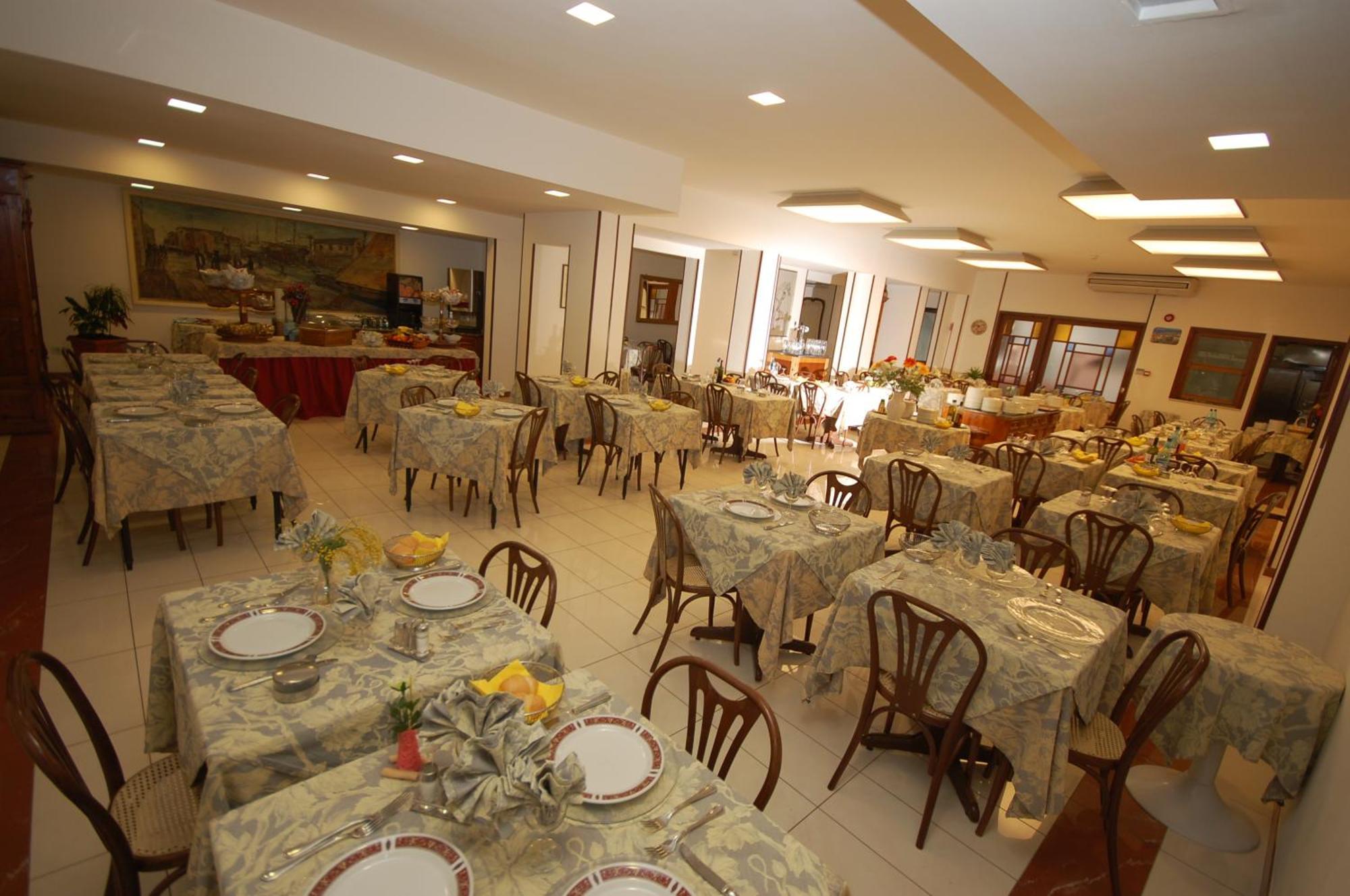 Hotel Bella Riviera Lungomare Viareggio Esterno foto